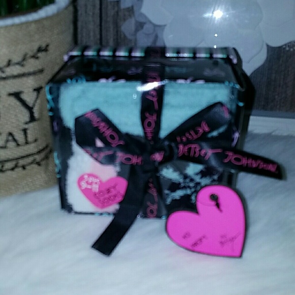 Betsey Johnson cozy socks set of 3 gift set - Picture 2 of 4